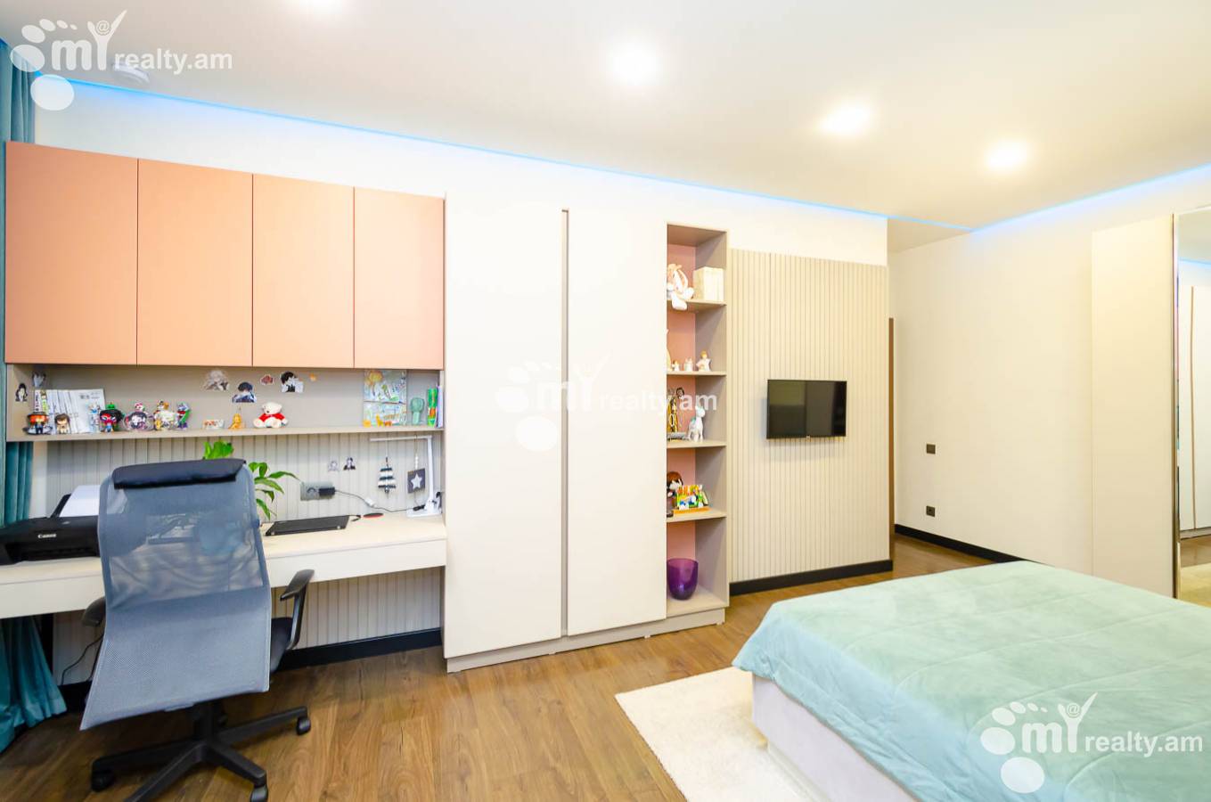 4 bedroom apartment for sale خیابان آرگیشتی, مرکز شهر ایروان, 143934