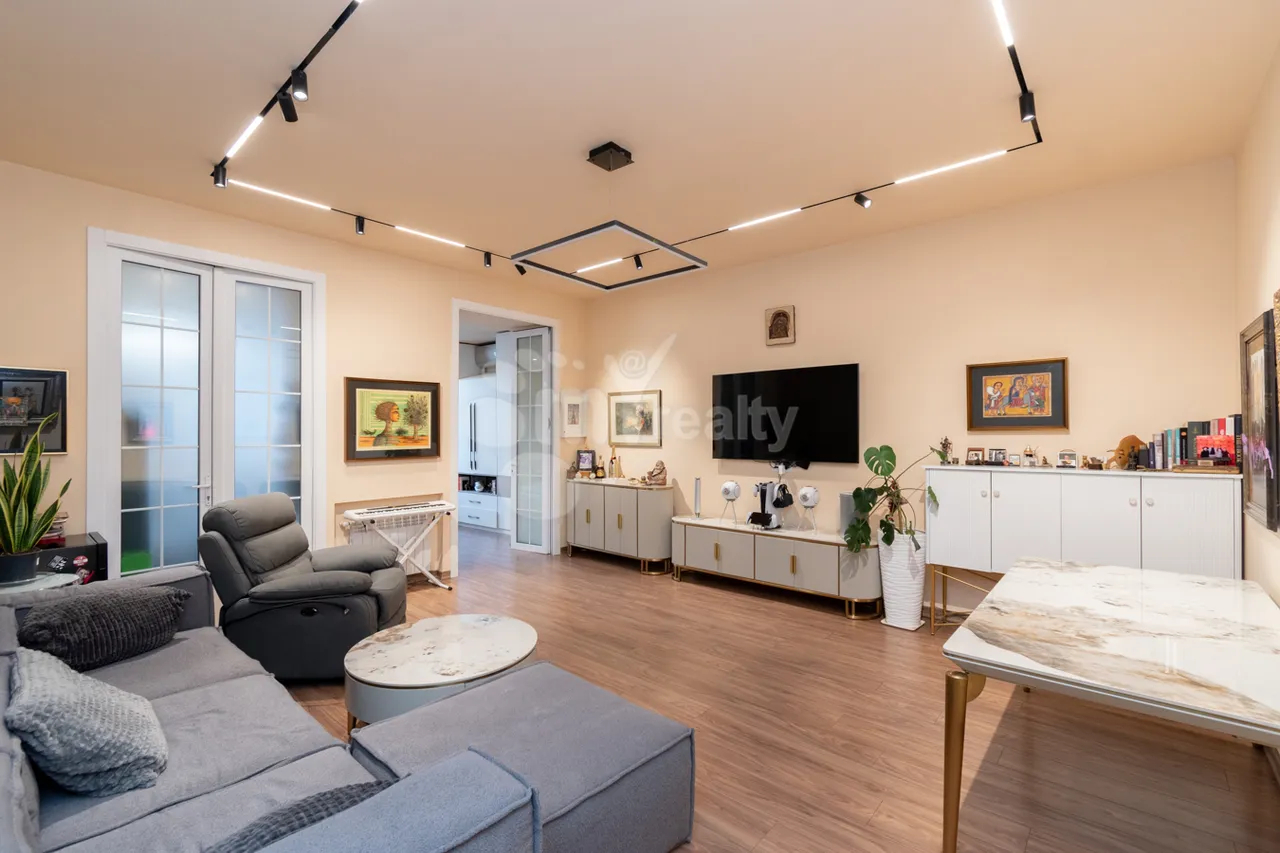 3 bedroom apartment for sale Baghramyan Ave (Kentron), Center Yerevan, 158738