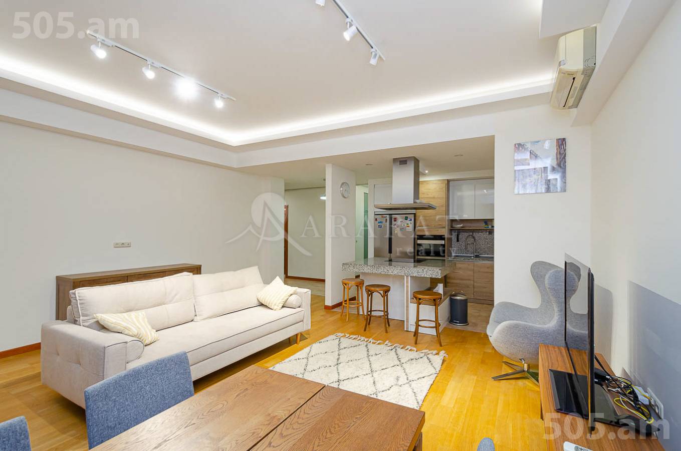 Купить 3 комнатную квартиру Антараин ул, Центр Ереван, 145038