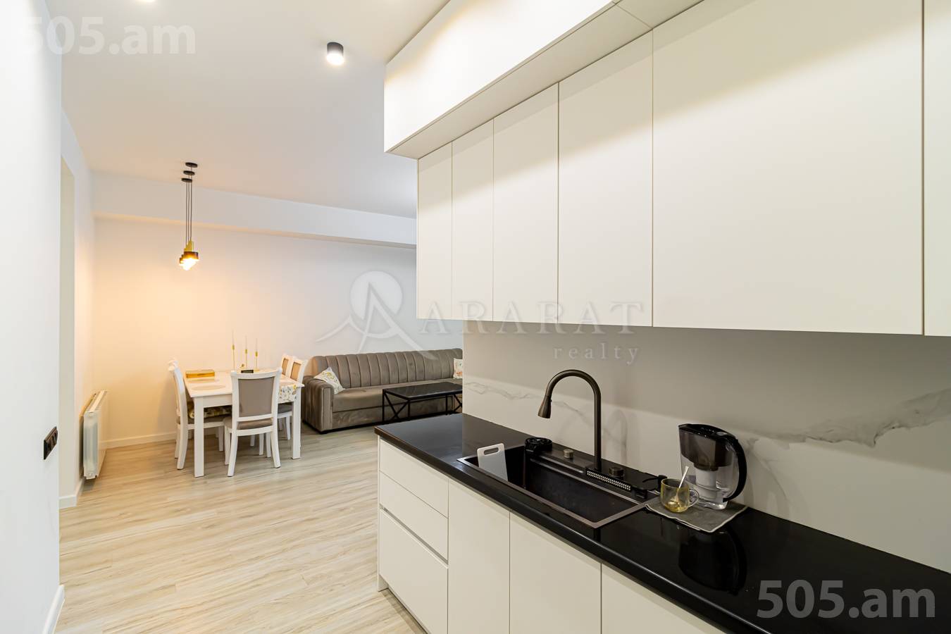 4 սենյականոց բնակարան  Աղբյուր Սերոբ փող, Արաբկիր Երևան, 154761