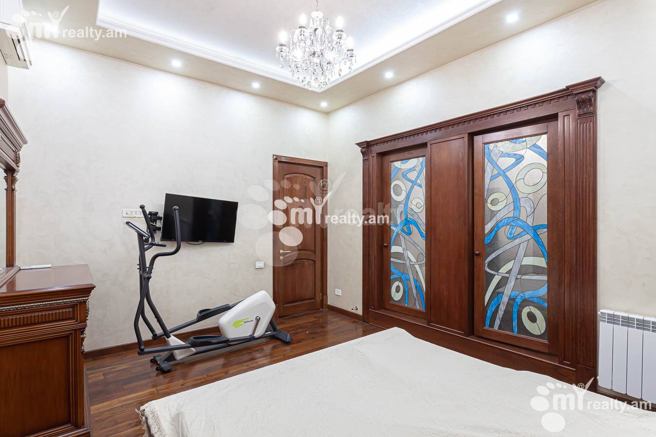 4 սենյականոց բնակարան վարձով Մաշտոցի պող, Կենտրոն Երևան, 153321