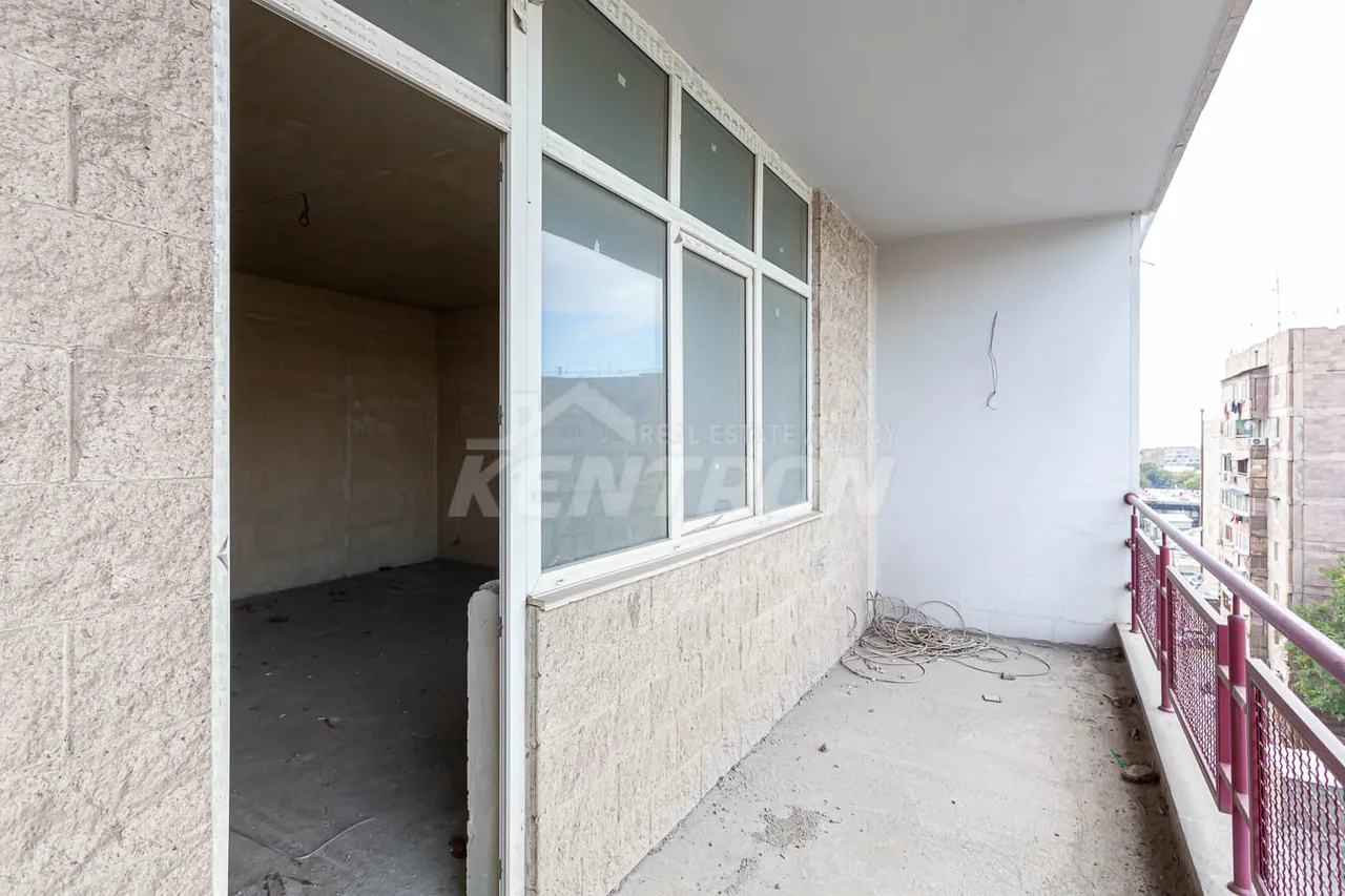 3 սենյականոց բնակարան  Ռոստոմի փող, Կենտրոն Երևան, 157234