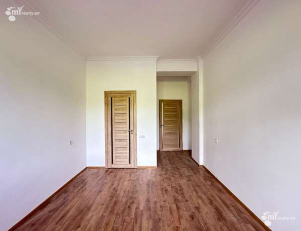 3-senyakanoc-bnakaran-vacharq-Yerevan-Center