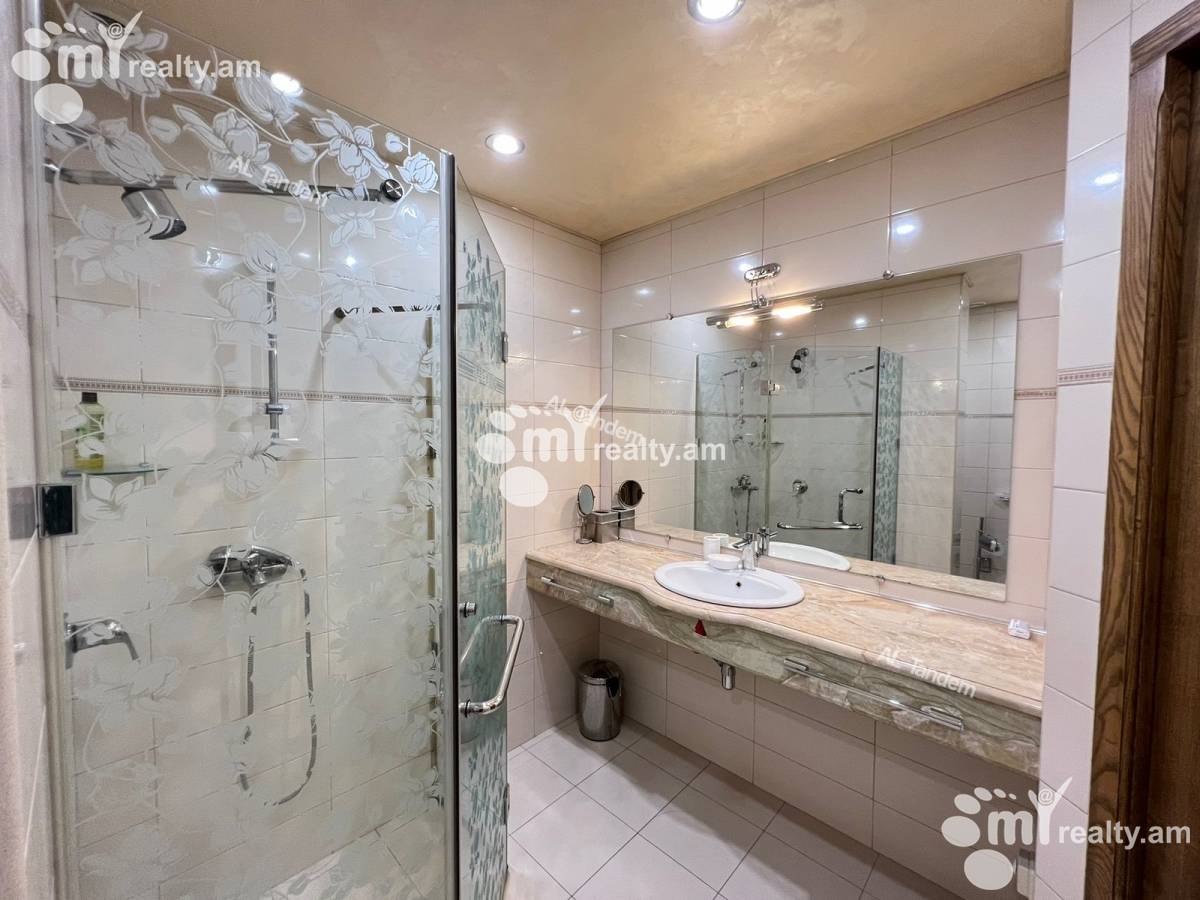 Снять 4 комнатную квартиру В.Папазян ул, Арабкир Ереван, 126101