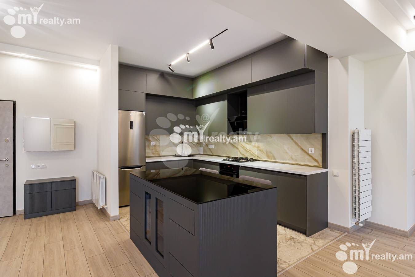 3 bedroom apartment for rent خیابان پارونیان, مرکز شهر ایروان, 151499