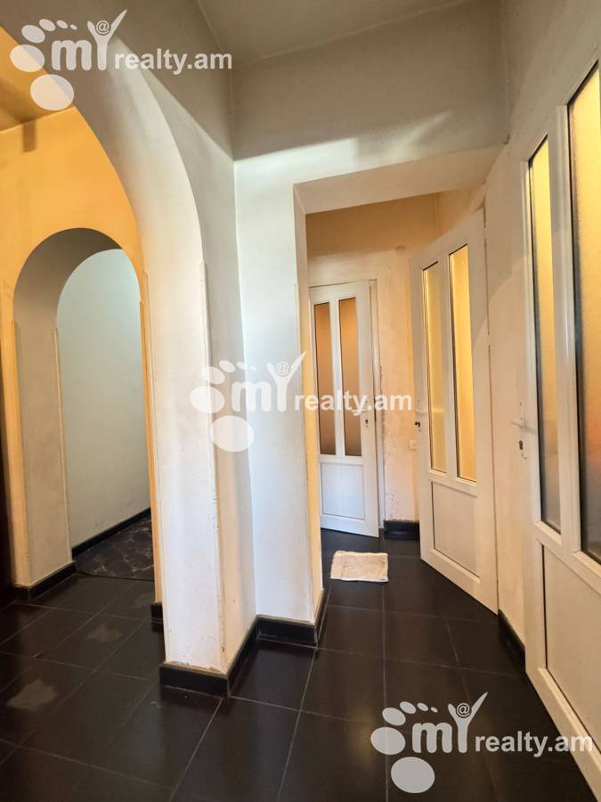 2 սենյականոց բնակարան  Լեփսիուսի   փող, Քանաքեռ-Զեյթուն Երևան, 160096