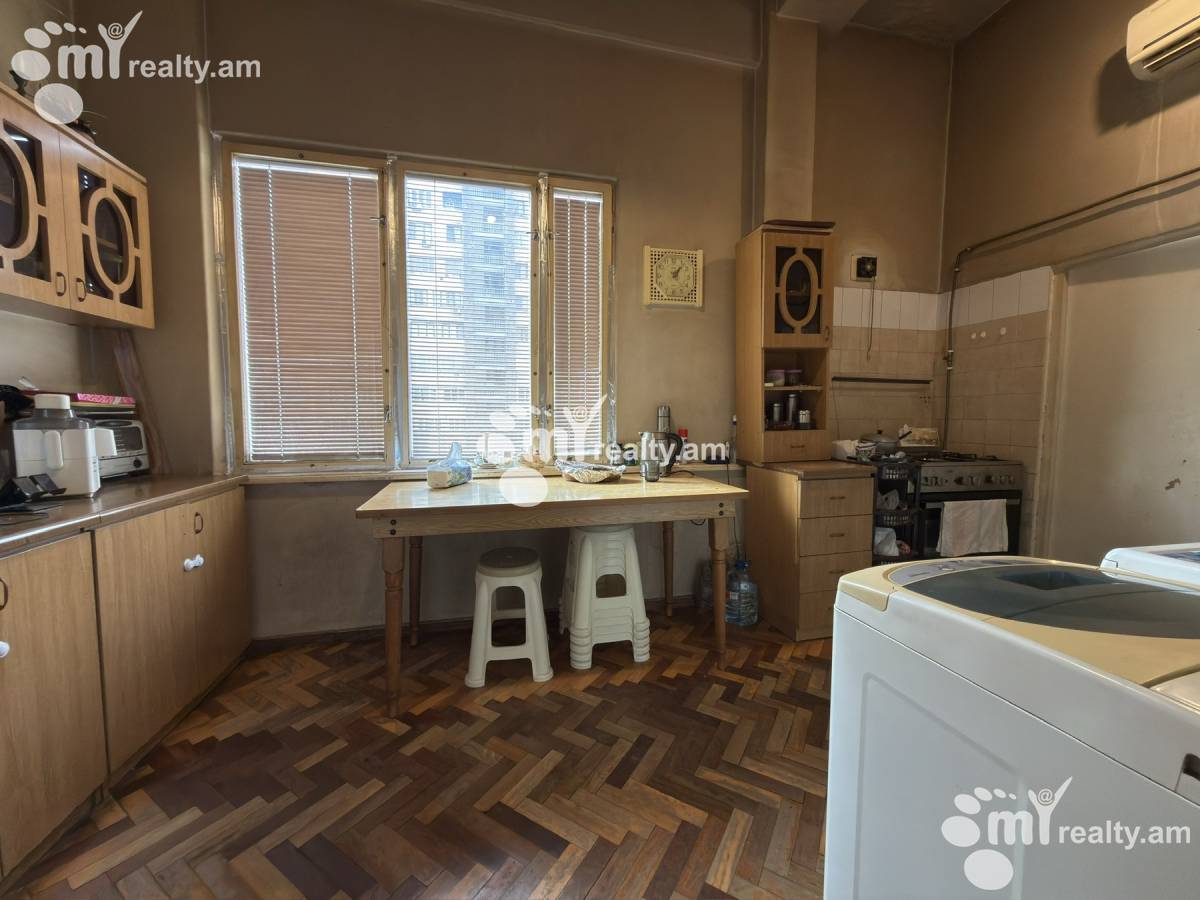 3 bedroom apartment for sale Paronyan St, Center Yerevan, 159679