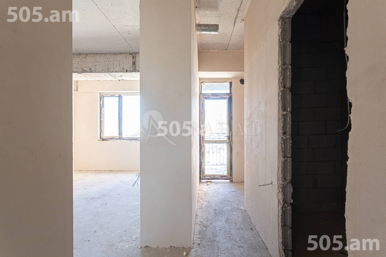 4 սենյականոց բնակարան  Էմինեսկու փող, Քանաքեռ-Զեյթուն Երևան, 157068