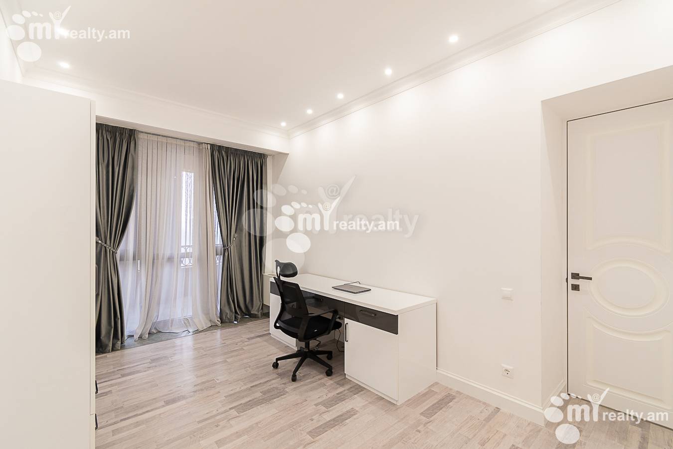 5 bedroom apartment for rent Sasna Тsrer St, Dawtaschen Yerevan, 156943