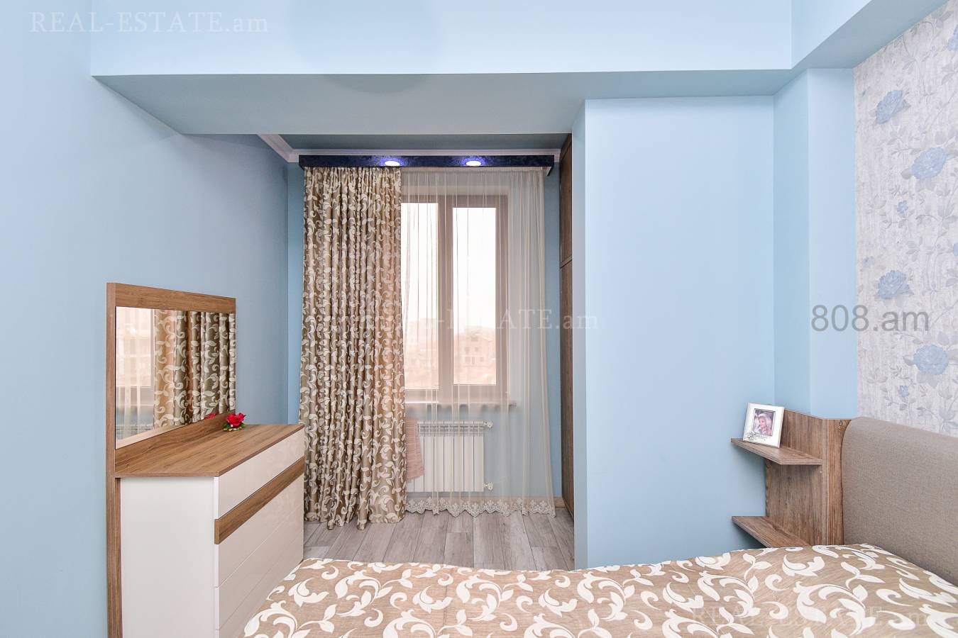 Купить 4 комнатную квартиру Лер. Камсар ул, Центр Ереван, 127317