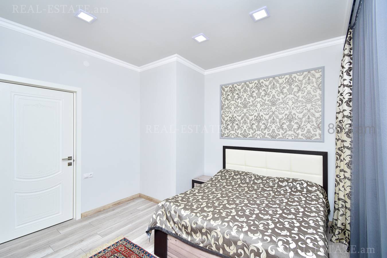 Купить 4 комнатную квартиру Лер. Камсар ул, Центр Ереван, 127317