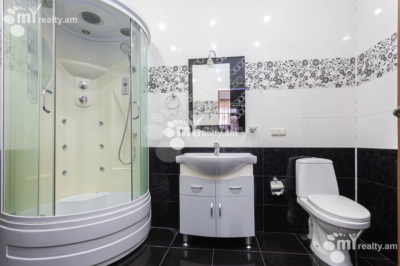 4 bedroom apartment for rent Aram St, Center Yerevan, 154254