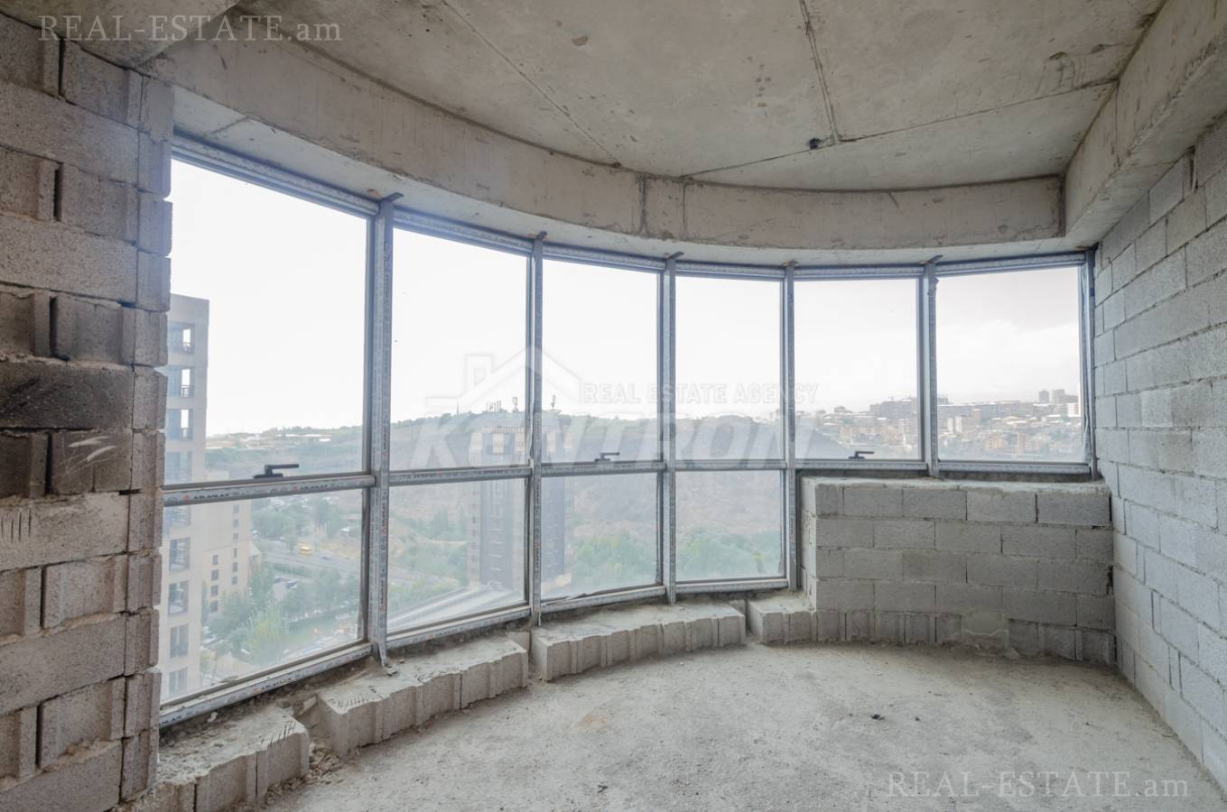 3 bedroom apartment for sale Paronyan St, Center Yerevan, 136720