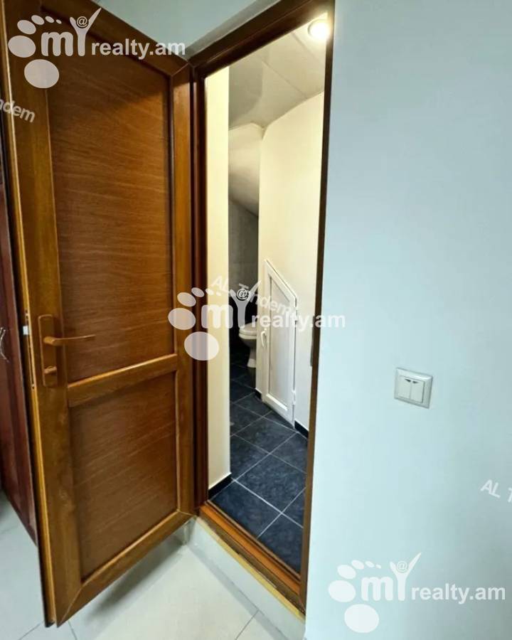 Commercial property for rent Khanjyan St, Center Yerevan, 153870