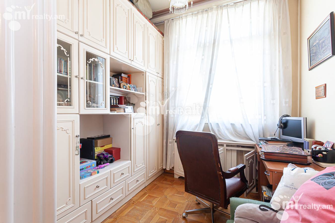 3 bedroom apartment for sale Isahakyan St, Center Yerevan, 154660