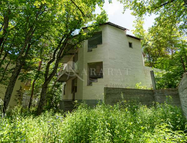 norakaruyc-tun/Tsaghkadzor/Tsaghkadzor/Kotayk