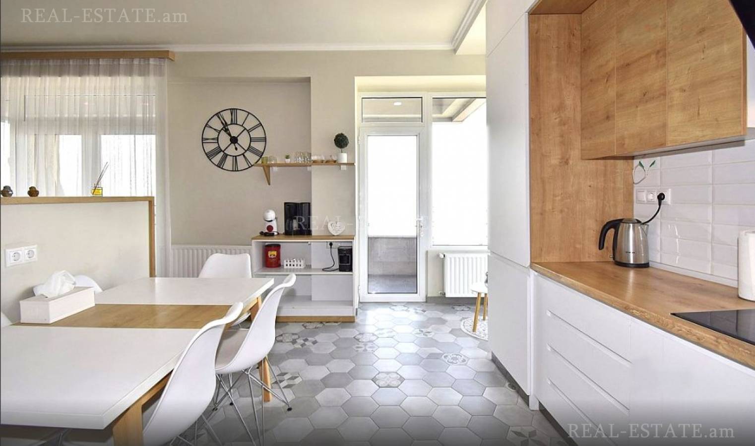 3 սենյականոց բնակարան  Սևակի փող, Քանաքեռ-Զեյթուն Երևան, 125978