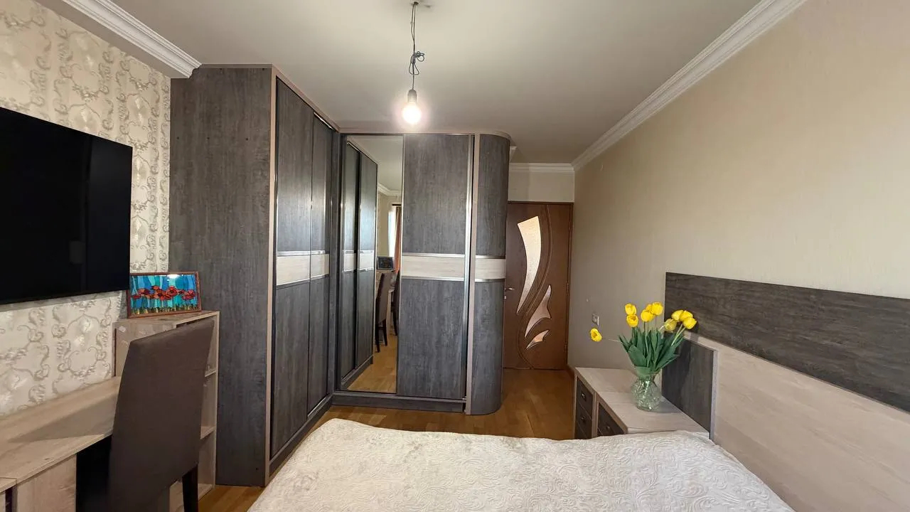 3 bedroom apartment for sale خیابان اِ. کوچار, مرکز شهر ایروان, 161131