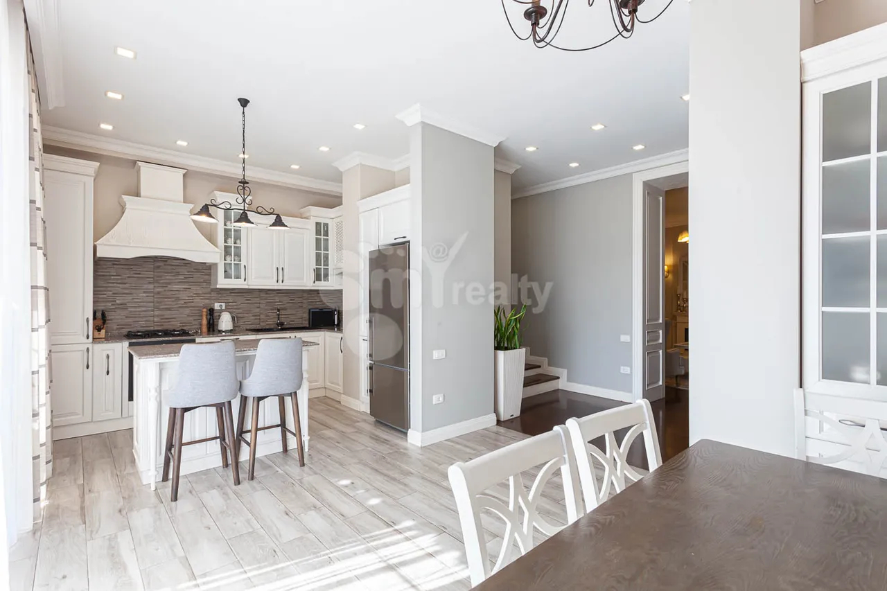 4 սենյականոց բնակարան վարձով Թումանյան 1ին անց, Կենտրոն Երևան, 158987