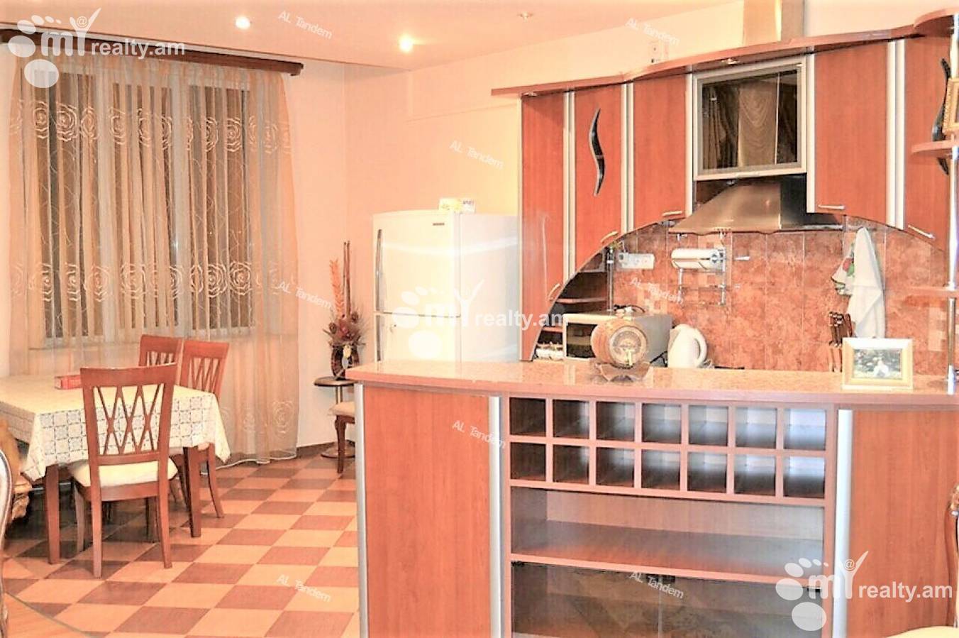 3 bedroom apartment for rent Paronyan St, Center Yerevan, 124286