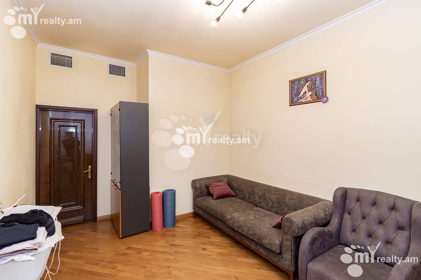 4 bedroom apartment for sale Paronyan St, Center Yerevan, 149050