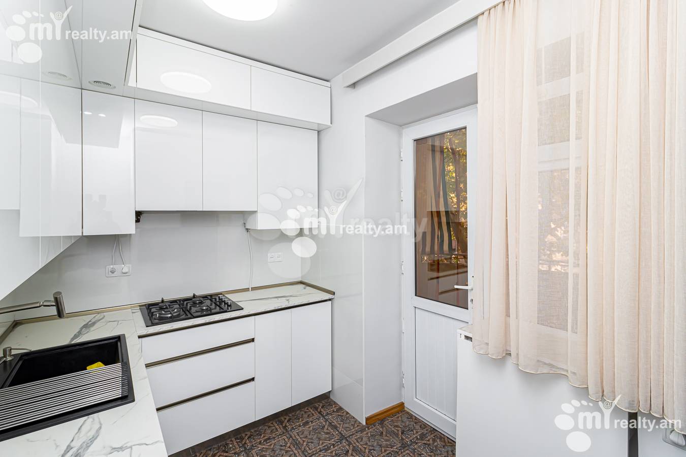 3 bedroom apartment for sale خیابان ا. کاخاتریان, عربگیر ایروان, 153718