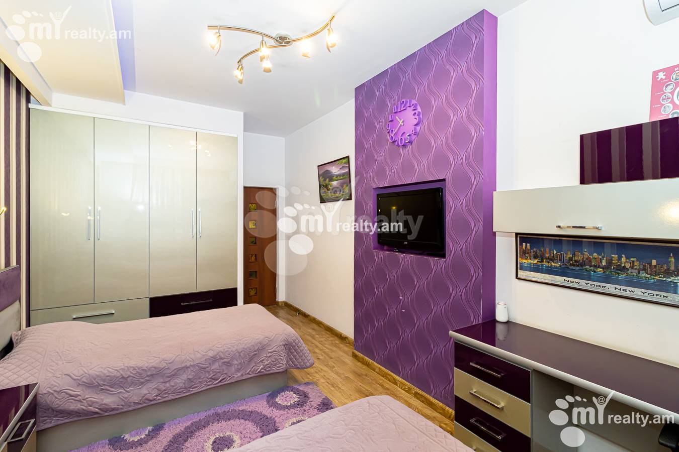 3 սենյականոց բնակարան  Ռոստոմի փող, Կենտրոն Երևան, 154385