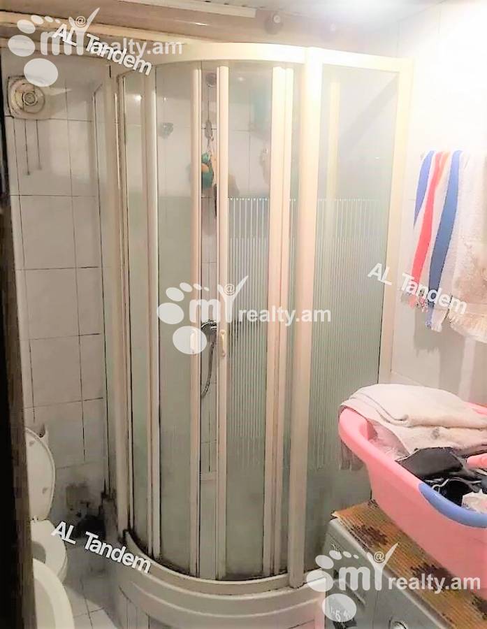 1 bedroom apartment for sale خیابان ماشتوتس, مرکز شهر ایروان, 124735