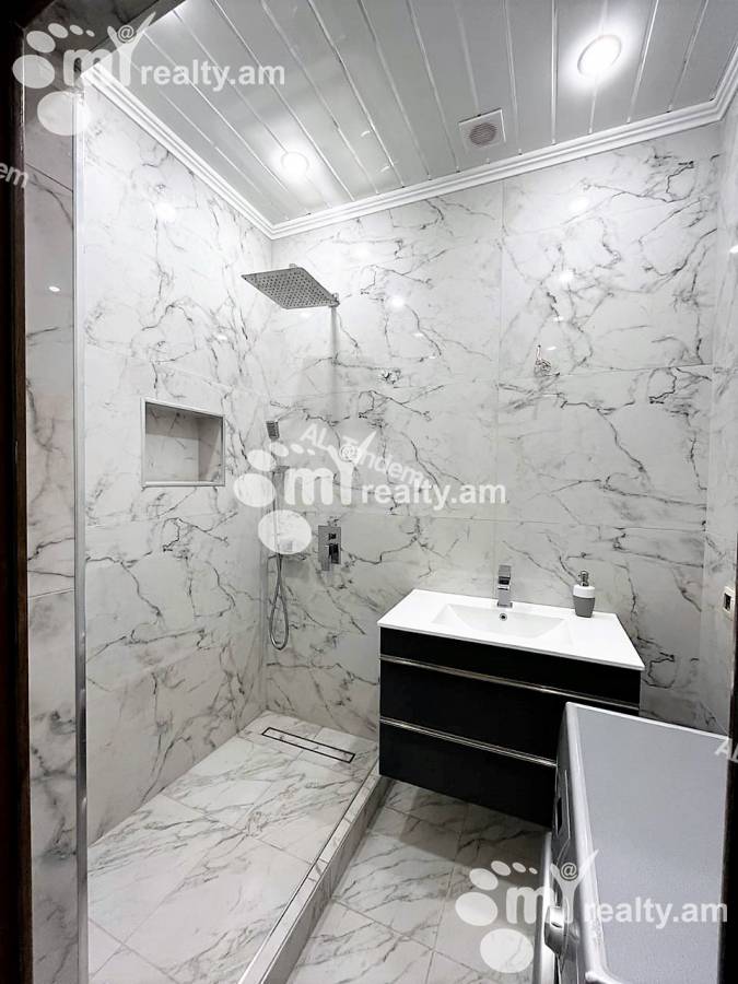 3 bedroom apartment for rent Tumanyan St, Center Yerevan, 133124