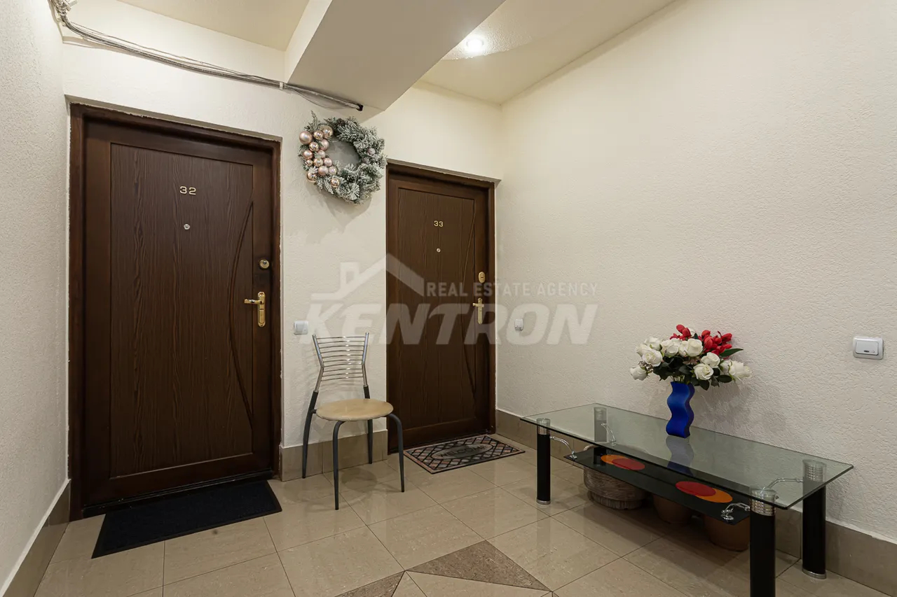 4 bedroom apartment for sale خیابان فِریک, مرکز شهر ایروان, 157945