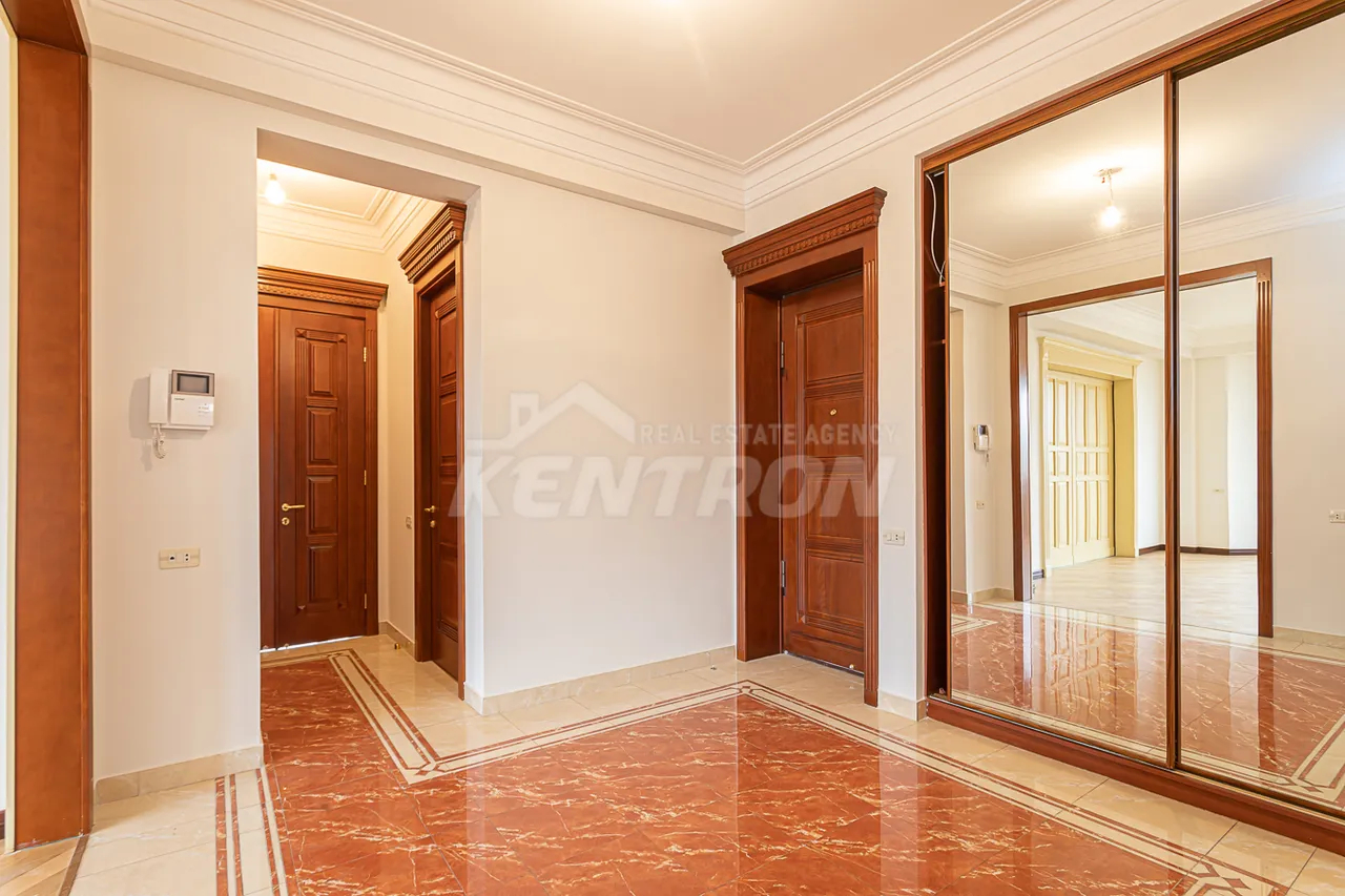 3 bedroom apartment for sale Vardanants St, Center Yerevan, 157553