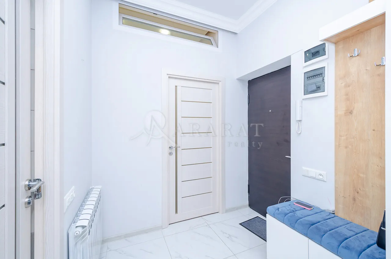 3 bedroom apartment for rent خیابان یِکمالیان, مرکز شهر ایروان, 158428