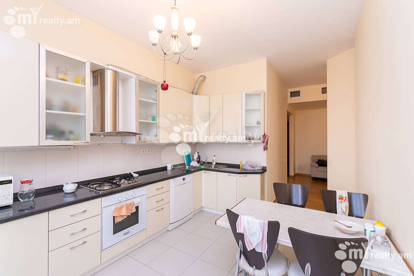 2 bedroom apartment for sale خیابان پارونیان, مرکز شهر ایروان, 140105