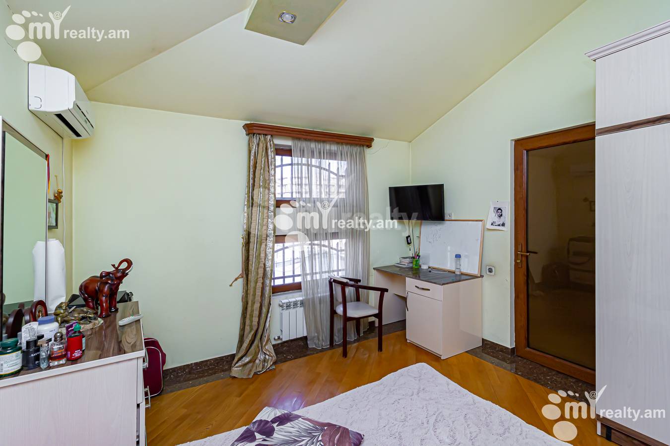 5 սենյականոց բնակարան  Պուշկինի փող, Կենտրոն Երևան, 152545