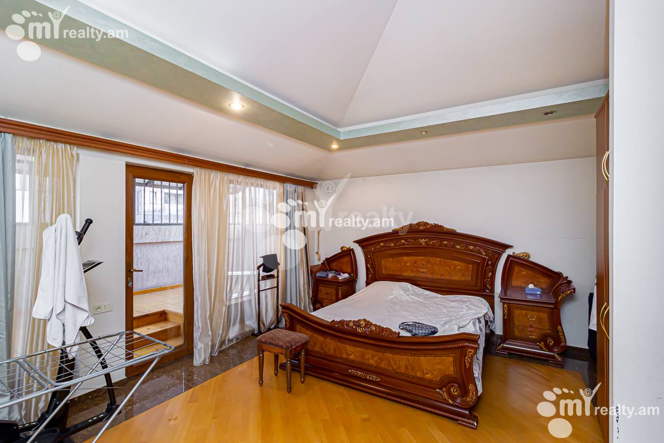 5 սենյականոց բնակարան  Պուշկինի փող, Կենտրոն Երևան, 152545