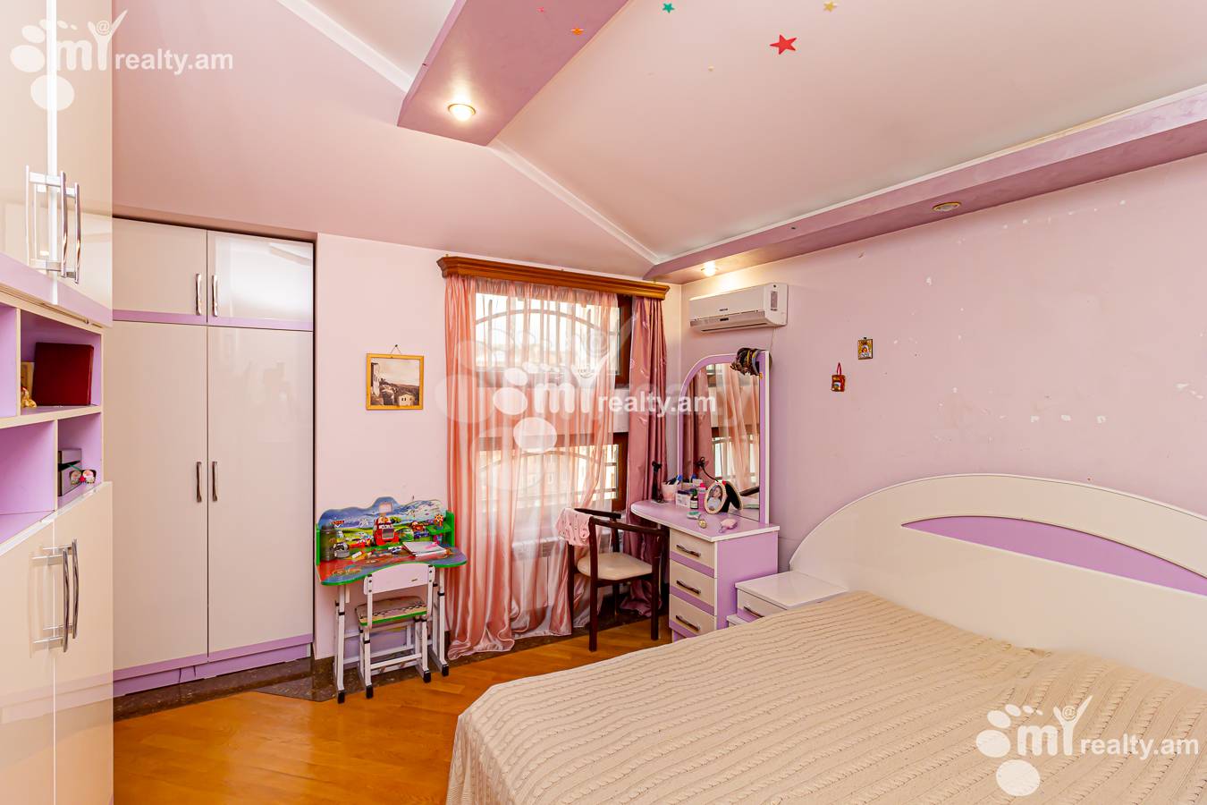 5 սենյականոց բնակարան  Պուշկինի փող, Կենտրոն Երևան, 152545