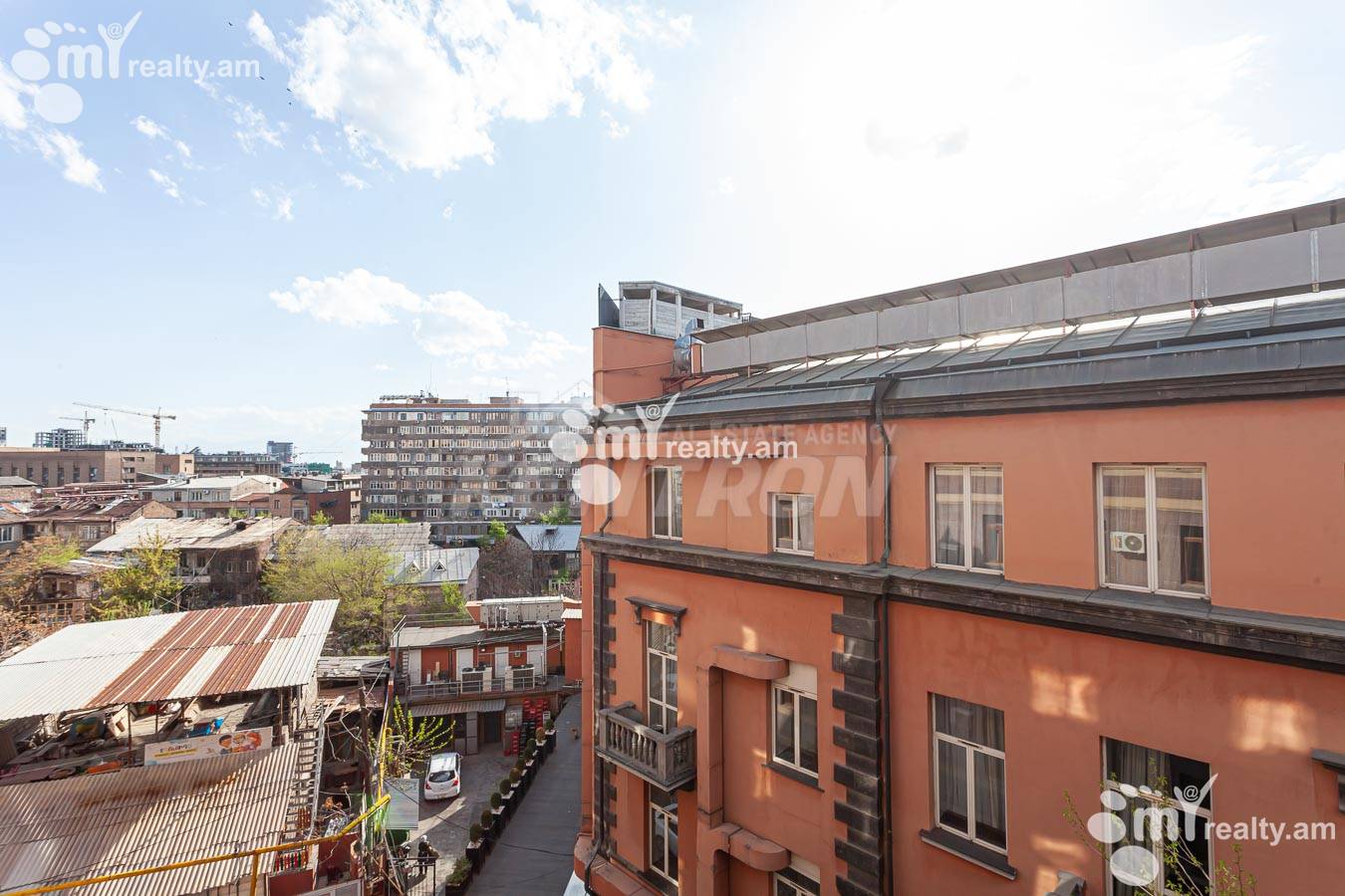 3 սենյականոց բնակարան  Աբովյան փող, Կենտրոն Երևան, 155178