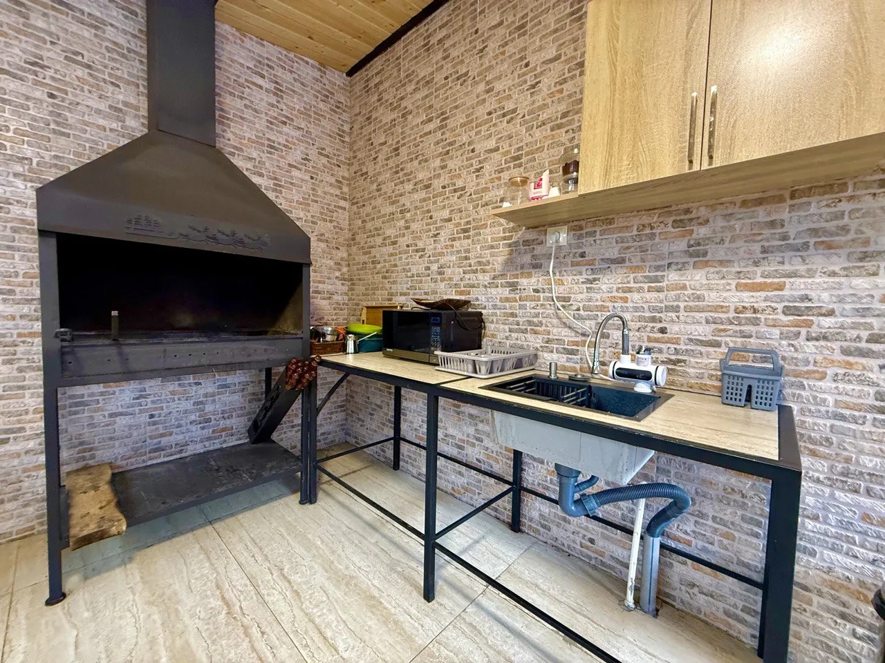 Купить коммерческoе помещение , акадор Котайк, 159464