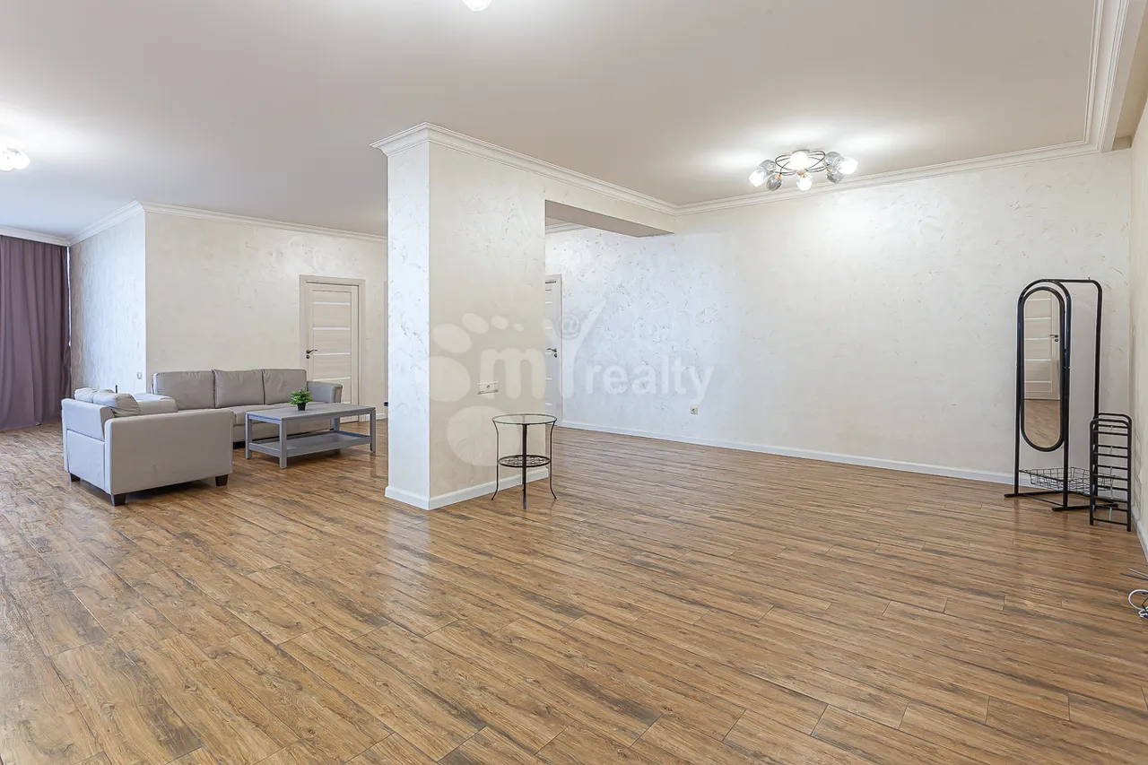 3 bedroom apartment for rent Teryan St, Center Yerevan, 158703