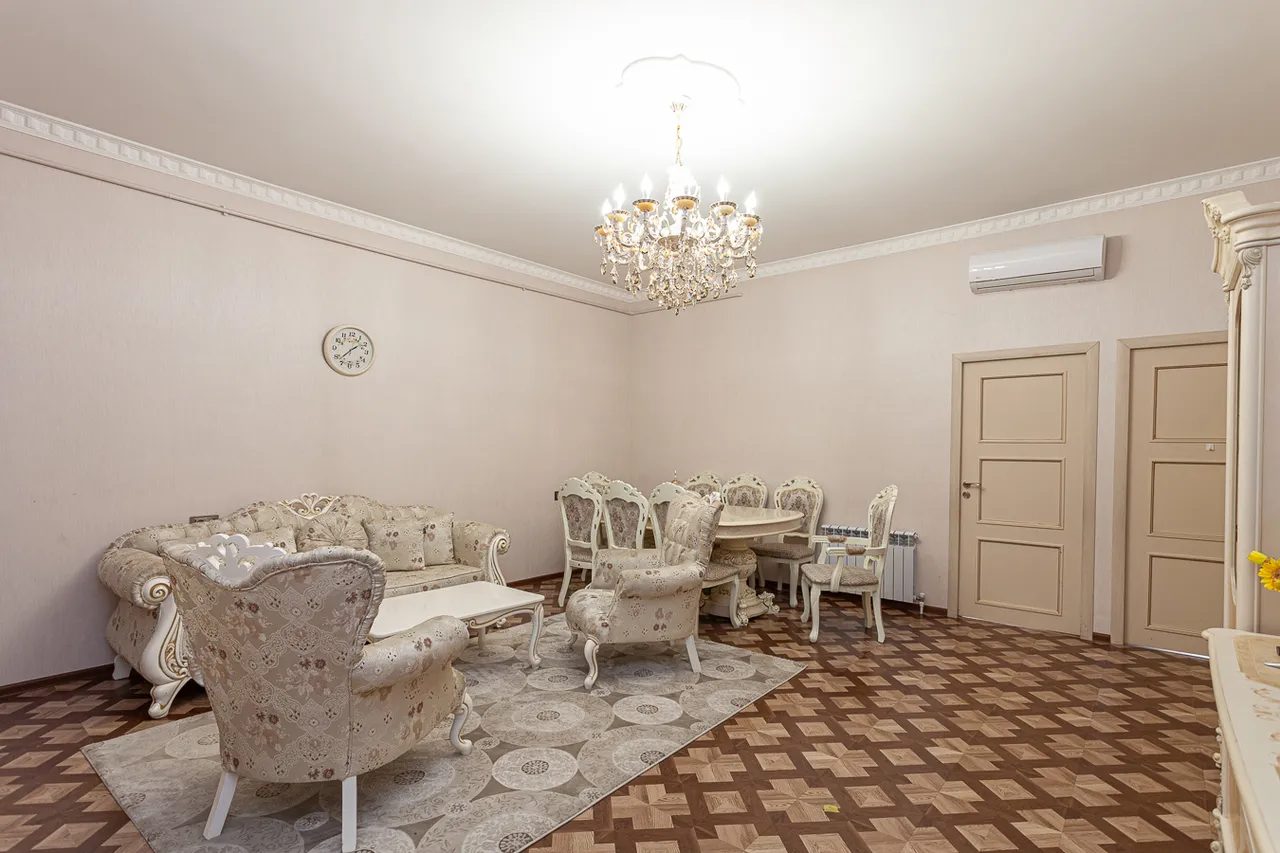 4 bedroom apartment for sale خیابان یِکمالیان, مرکز شهر ایروان, 159759