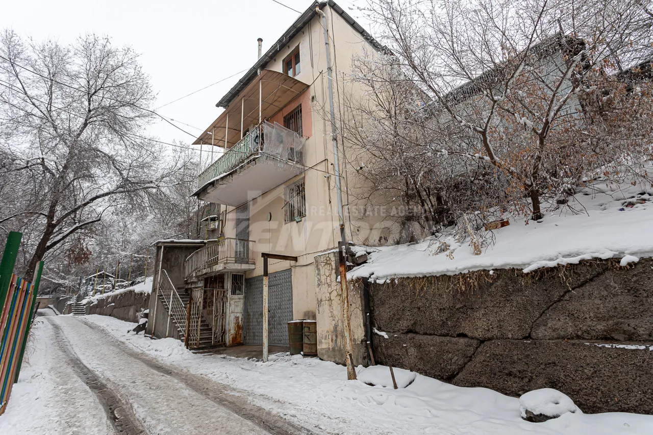 Commercial property for sale K. Ulnetsi St, Quanaquère-Zeytoun Yerevan, 159445