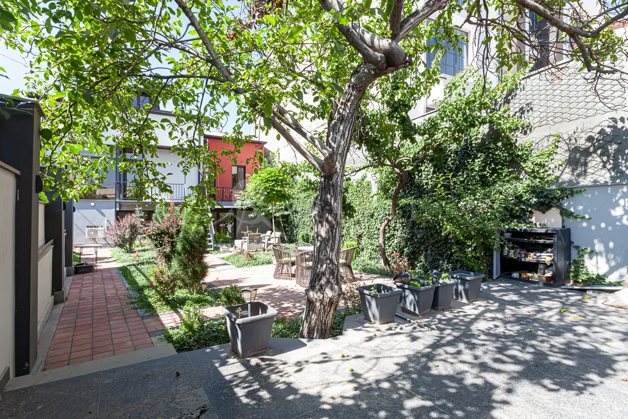 House for sale Fizkulturnikner St, Center Yerevan, 157325