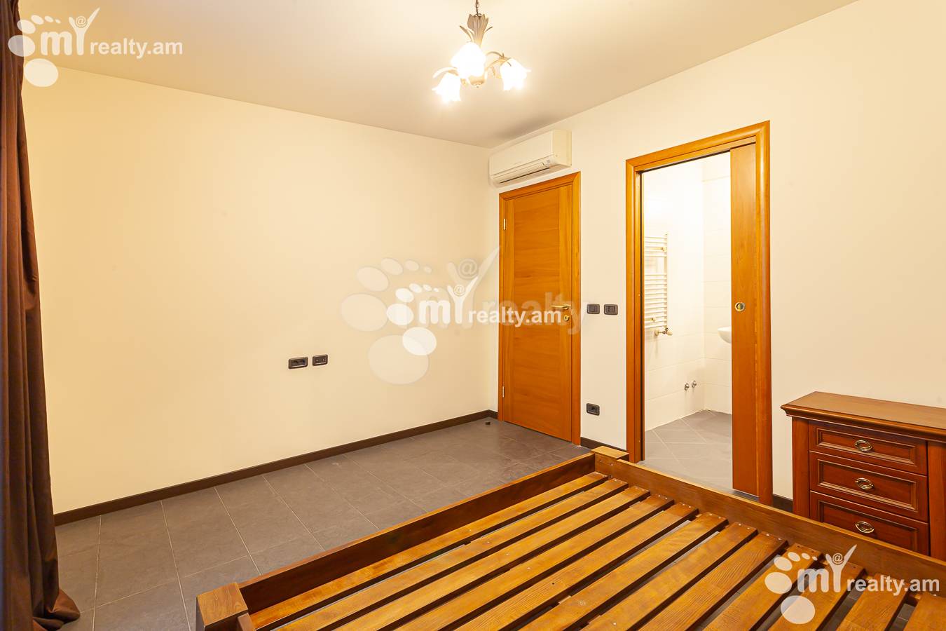 3 bedroom apartment for rent Vazgen Sargsyan St, Center Yerevan, 151317