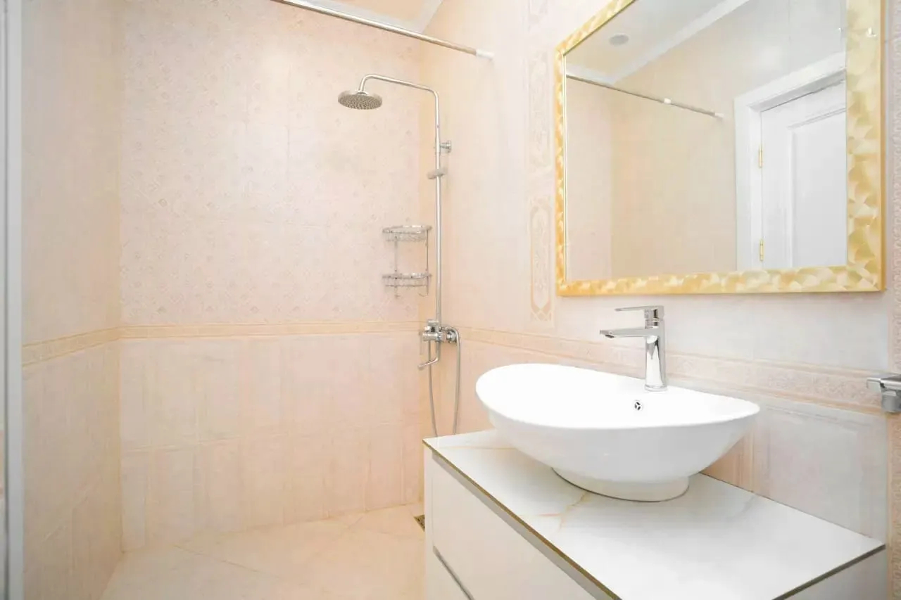 3 bedroom apartment for rent خیابان امیریان, مرکز شهر ایروان, 161589