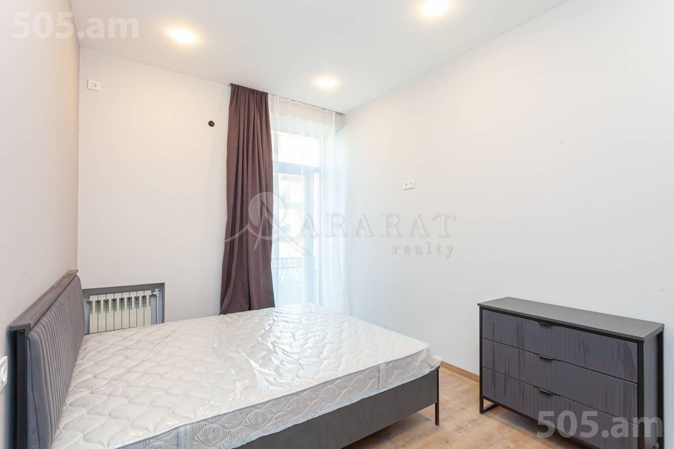 3 սենյականոց բնակարան  Նալբանդյան փող, Կենտրոն Երևան, 150610