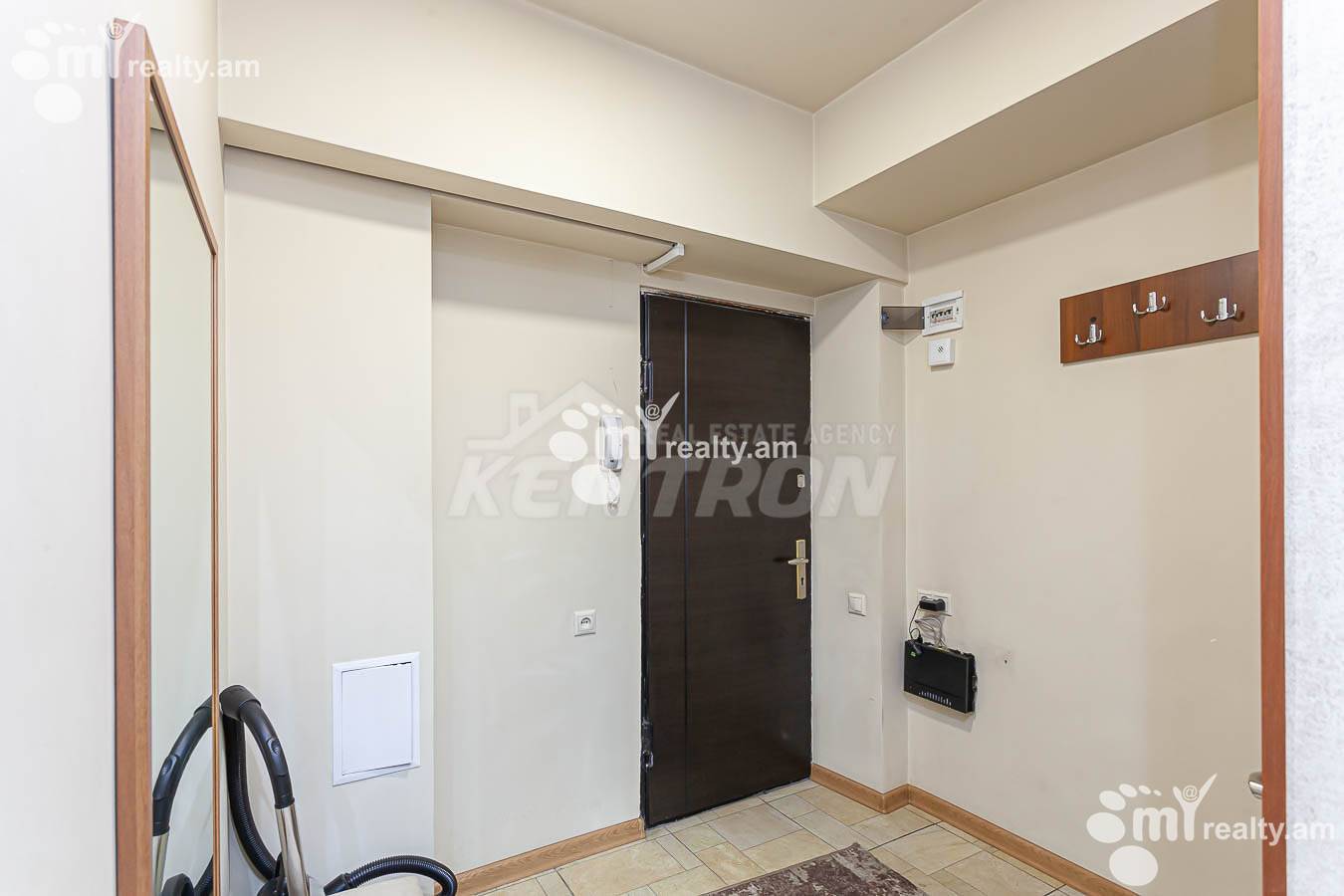 3 սենյականոց բնակարան  Սայաթ-Նովայի պող, Կենտրոն Երևան, 154041