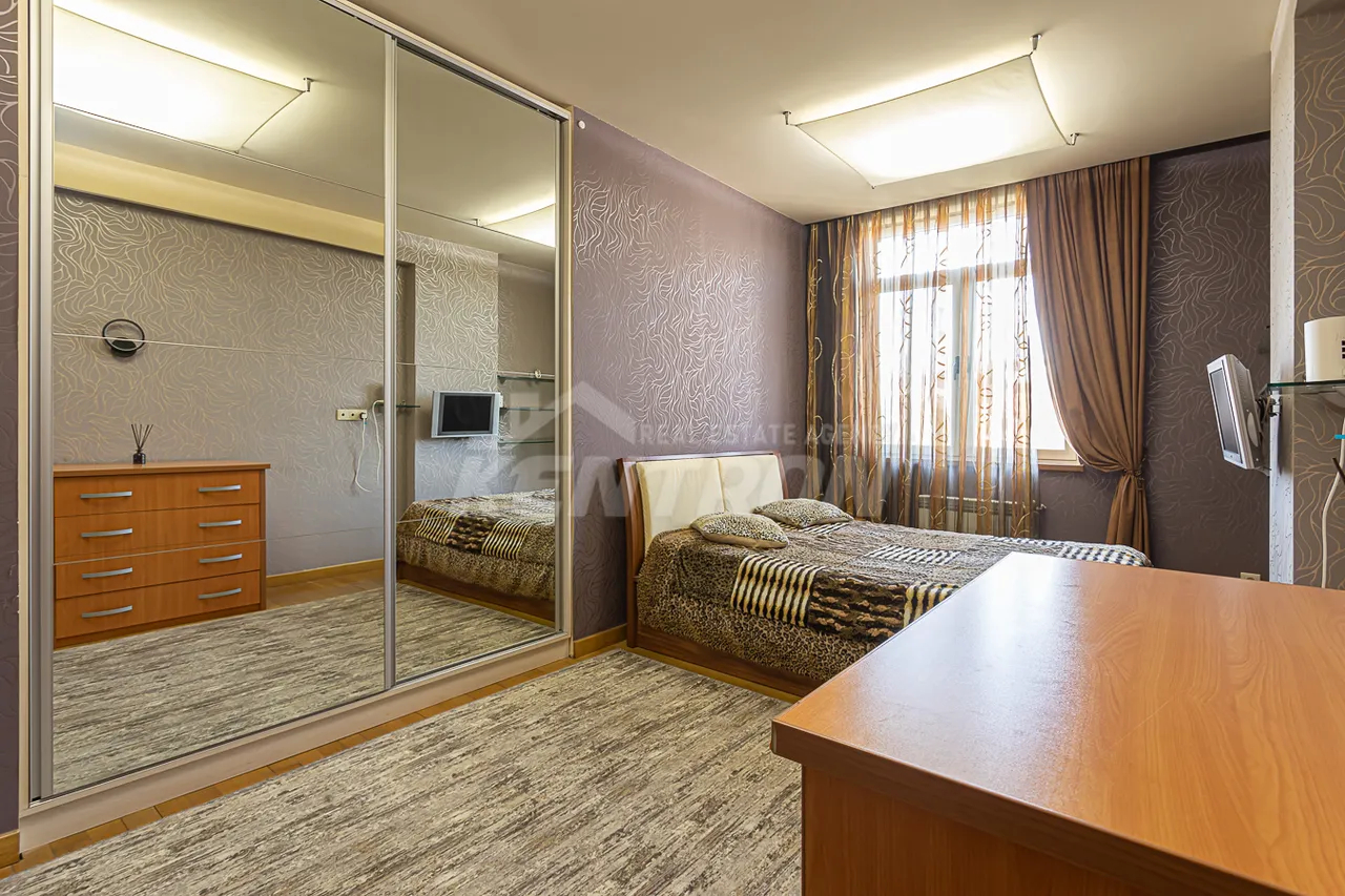 3 bedroom apartment for rent D. Demirchyan St, Center Yerevan, 158775
