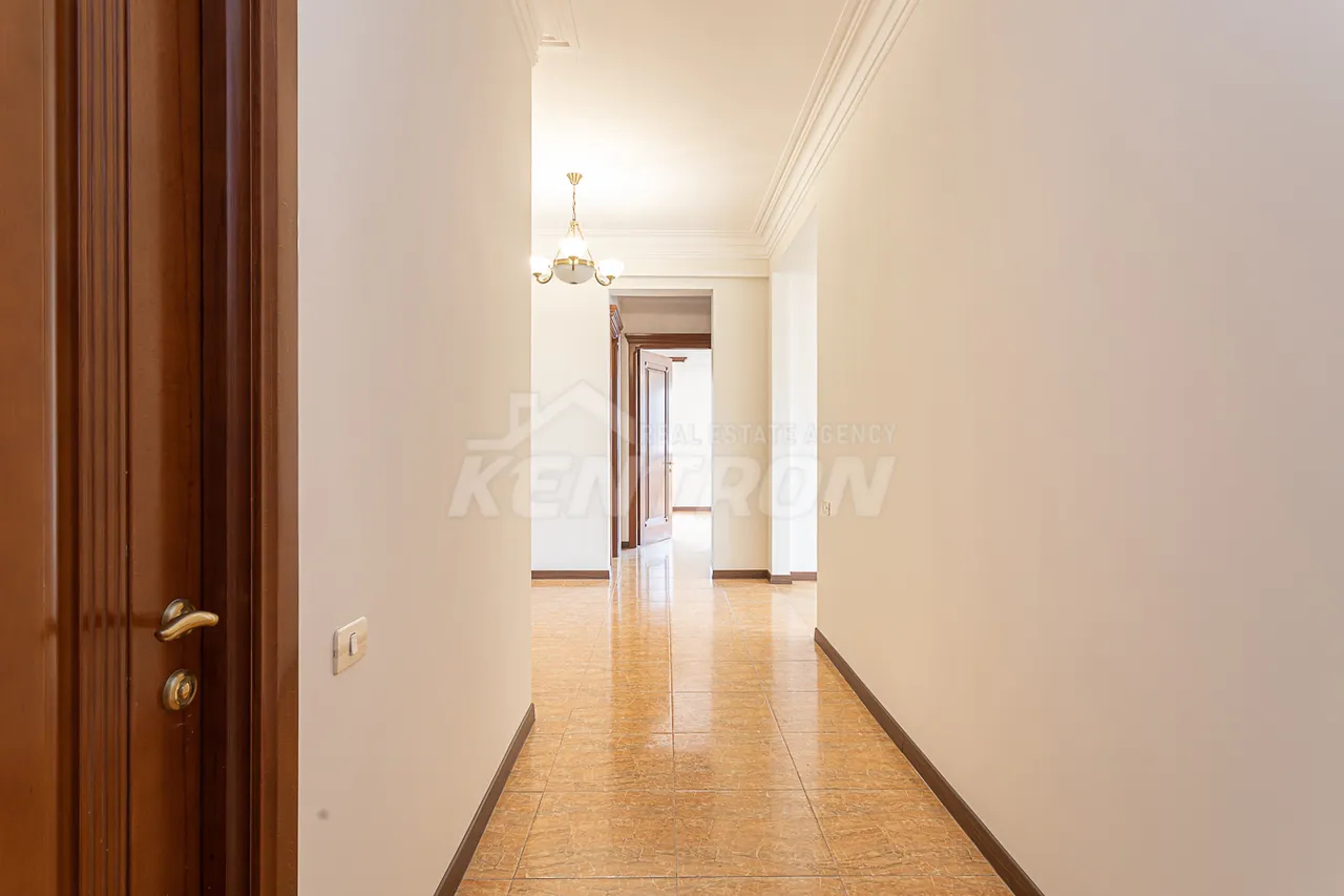 4 bedroom apartment for sale Vardanants St, Center Yerevan, 157556