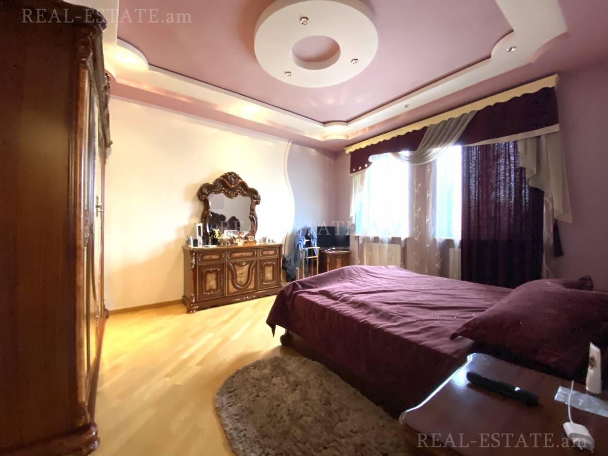 Купить дом Таиров ул., Центр Ереван, 118399