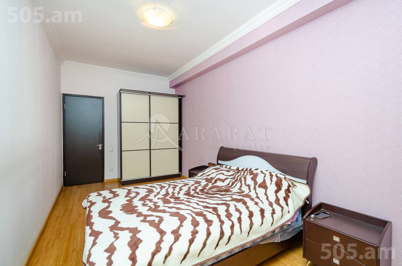 Купить 2 комнатную квартиру Ин ереванци ул, Центр Ереван, 152611